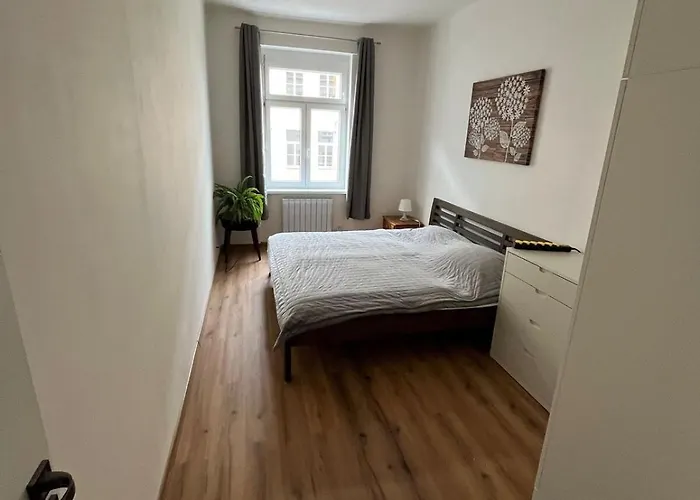 Simple And Cozy Lägenhet Prag