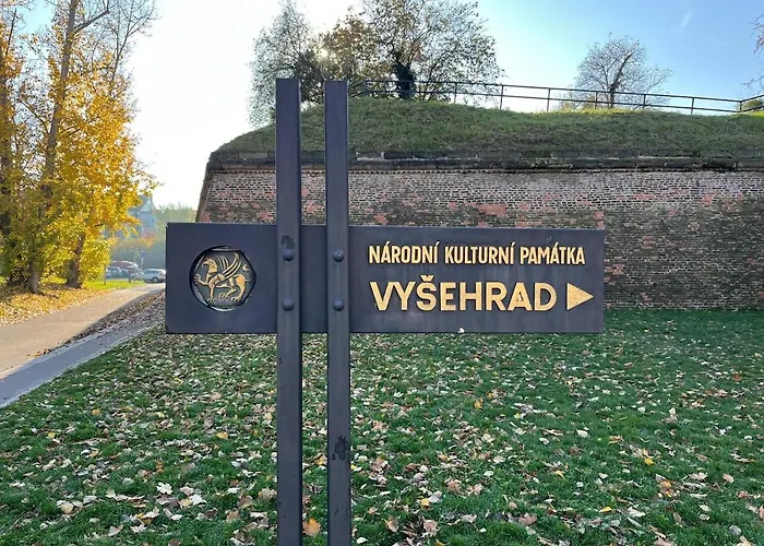 Simple And Cozy Apartman