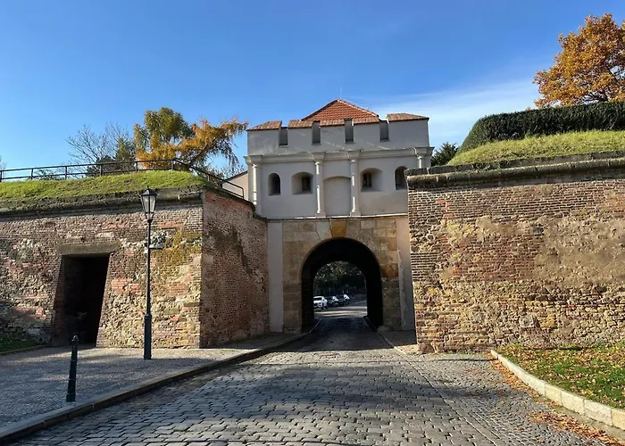 Simple And Cozy Apartment *